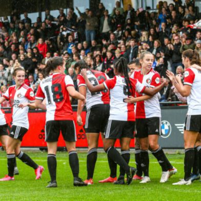 Feyenoord (vr) neemt afscheid van acht speelsters