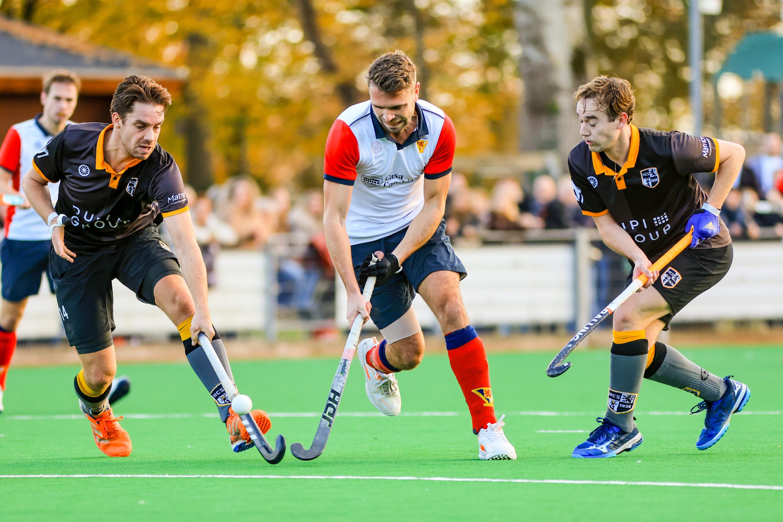Hockey: Pollux in drukbezocht spektakelstuk langs HC Schiedam -