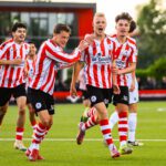 Veerkrachtig Sparta Rotterdam buigt achterstand om en blijft in de Tweede Divisie