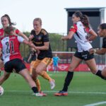 Ajax (v) deelt tik uit aan Feyenoord (v), Sparta (v) viert doelpuntenfestijn